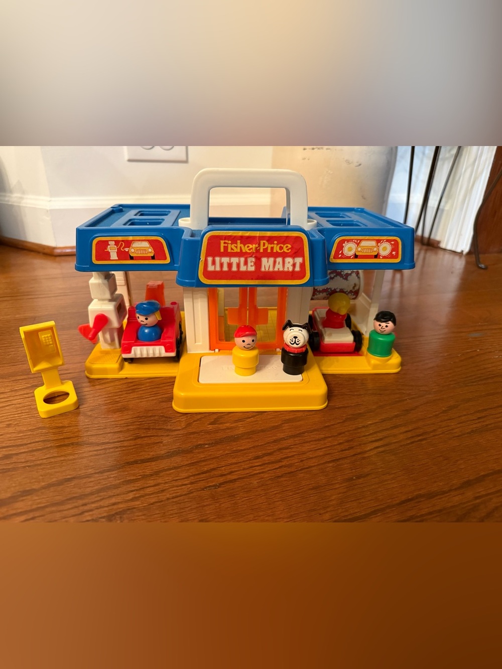 Vintage Fisher-Price Little People Little Mart Playset Garage Gas Station #938